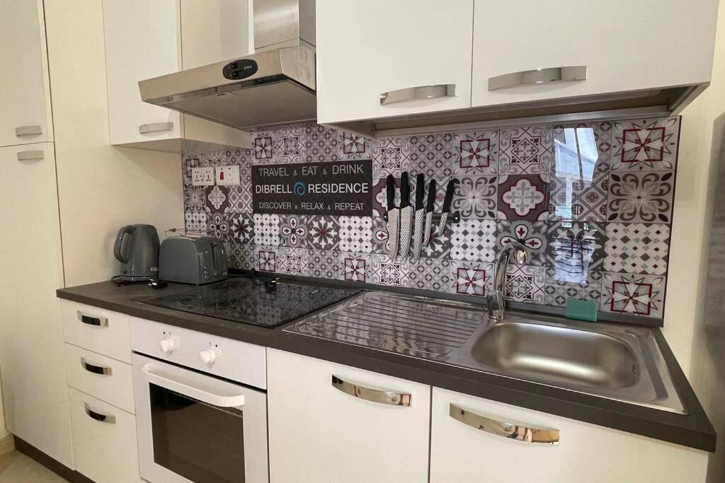 Apartment 2 Bed In Heart Of St Julians - 5min From Seafront
