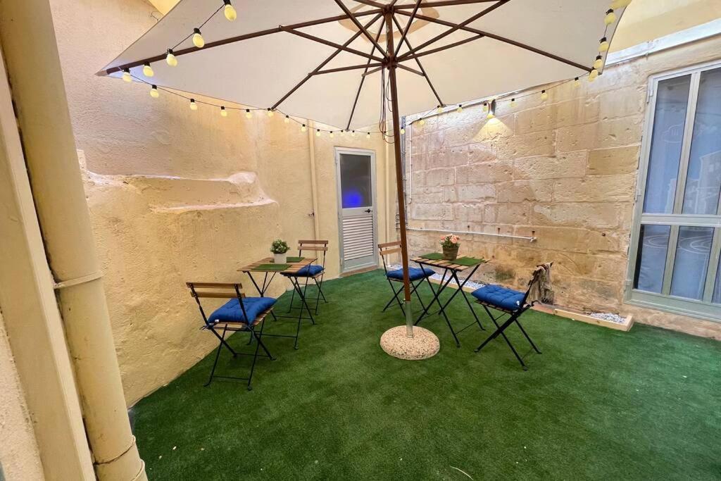 2 Bed In Heart Of St Julians - 5min From Seafront *