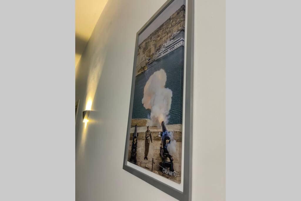 2 Bed In Heart Of St Julians - 5min From Seafront *